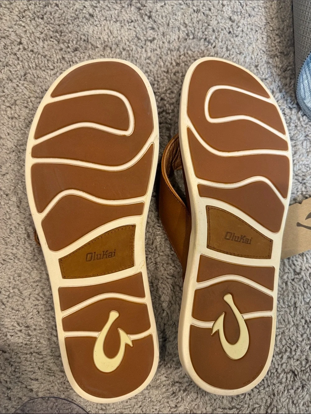 Olukai Men's Brown Leather Flip Flop Sandals NEW